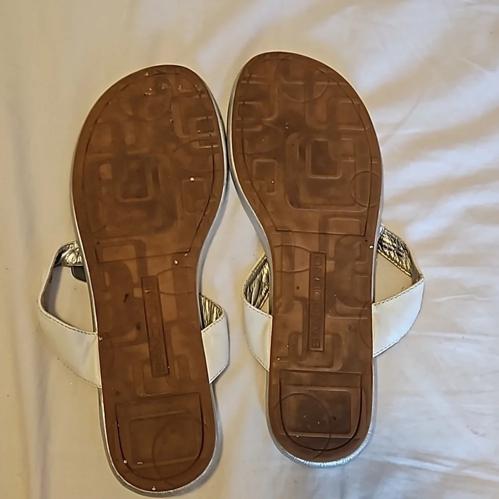 Silver Bandolino Sandels Size 9 - Picture 2 of 7